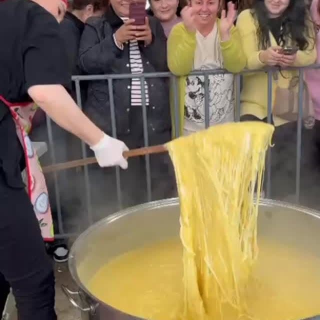 Kuymak ustasından festival lezzeti