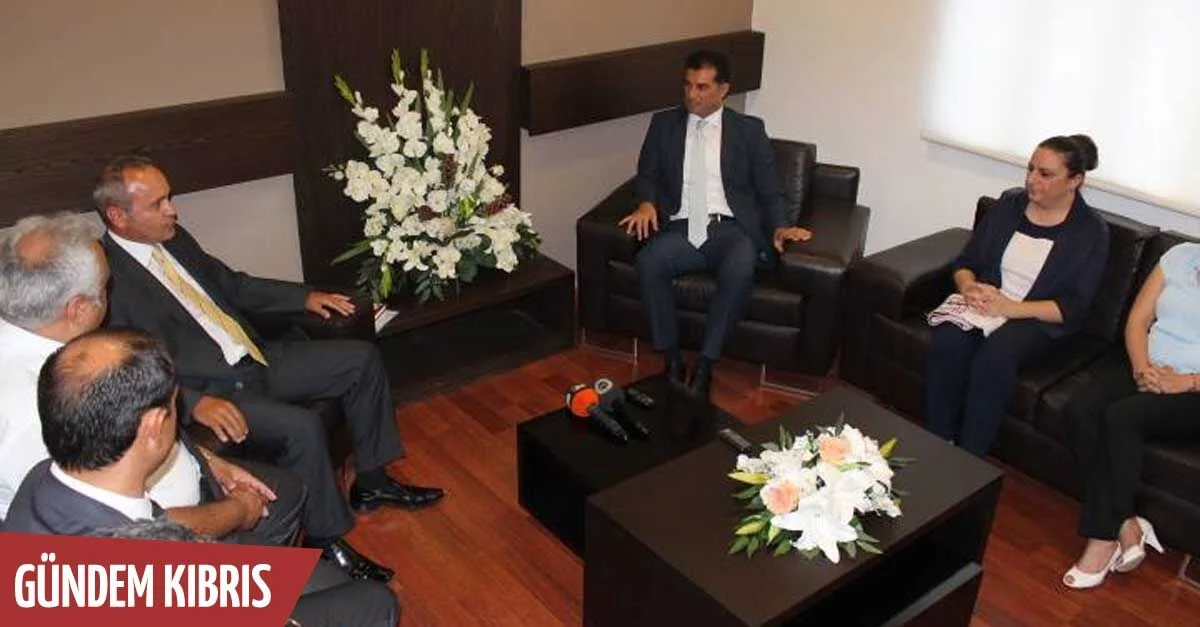 Hüseyin Özgürgün dernek heyetini kabul etti